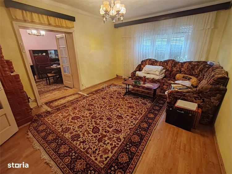 Casă cu 4 camere în Central