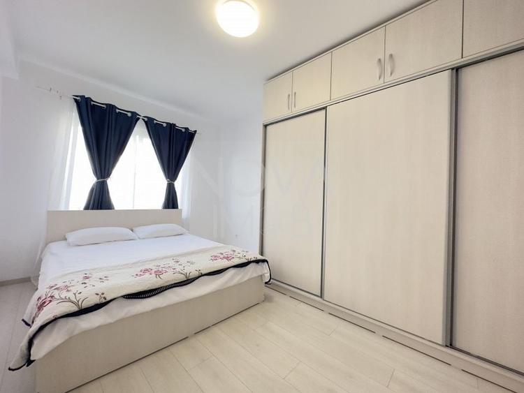 Apartament cu 3 camere semidecomandat, mobilat în Turnișor