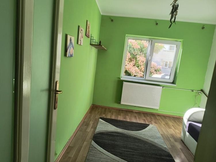Apartament cu 2 camere decomandat în Tărian