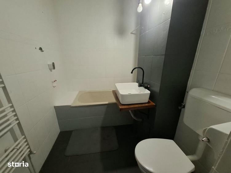 Apartament cu 3 camere decomandat în Republicii