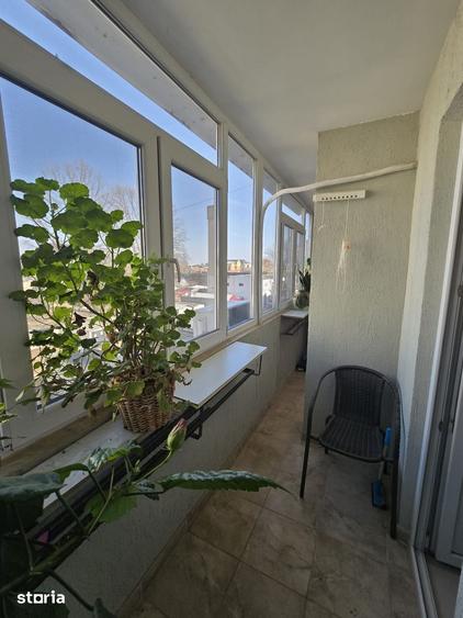 Apartament cu 4 camere semidecomandat în Central