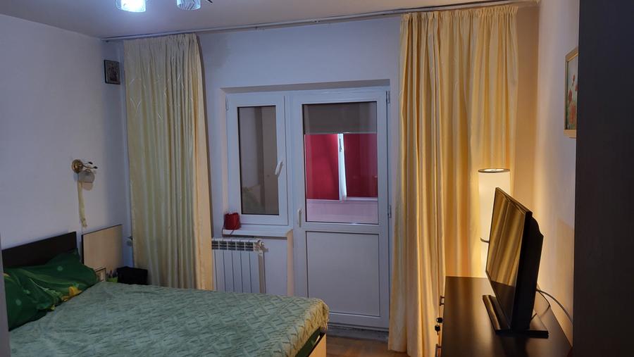 Apartament cu 3 camere decomandat, mobilat în Central
