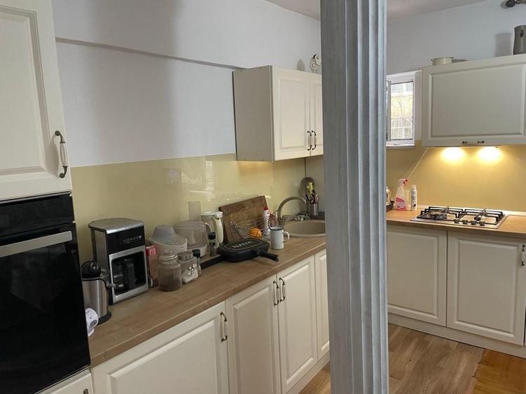 Apartament cu 3 camere decomandat în Exterior Vest