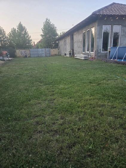 Casă cu 3 camere cu Teren 1800 Mp în Central