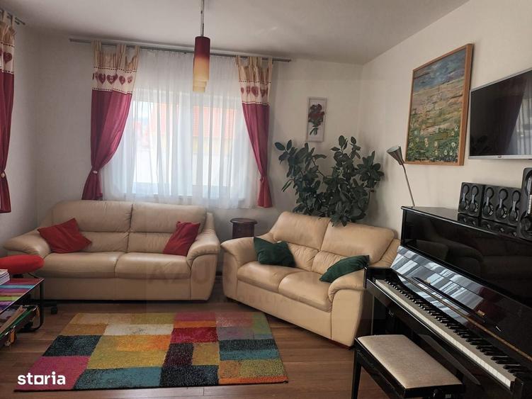 Casă cu 4 camere în Șelimbăr
