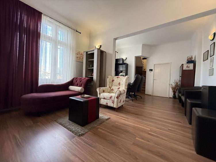 Apartament cu 6 camere decomandat, mobilat în Ultracentral