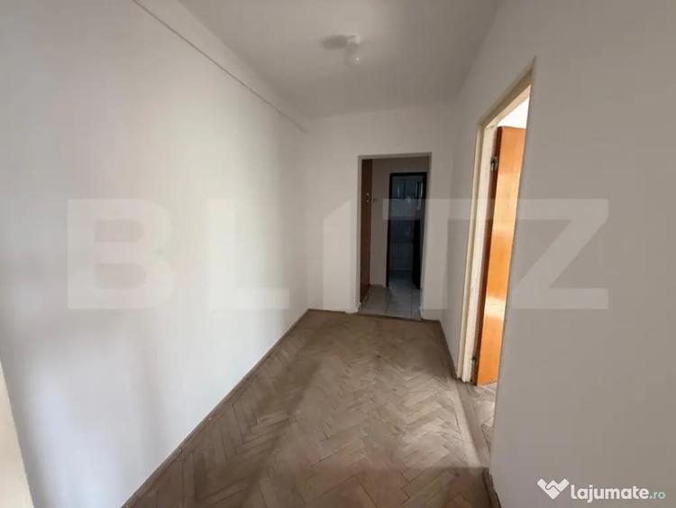 Apartament cu 3 camere semidecomandat în Nord