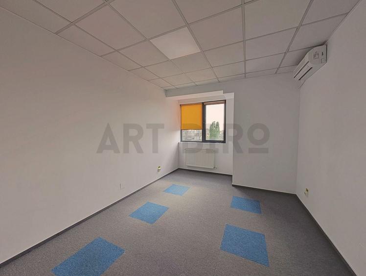 Birou, de 107 mp, în Universitate
