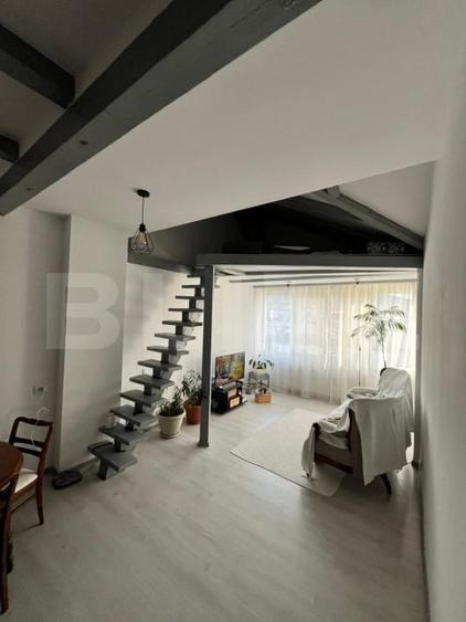 Apartament 4 camere, 100 mp - zona Zăvoi - 1