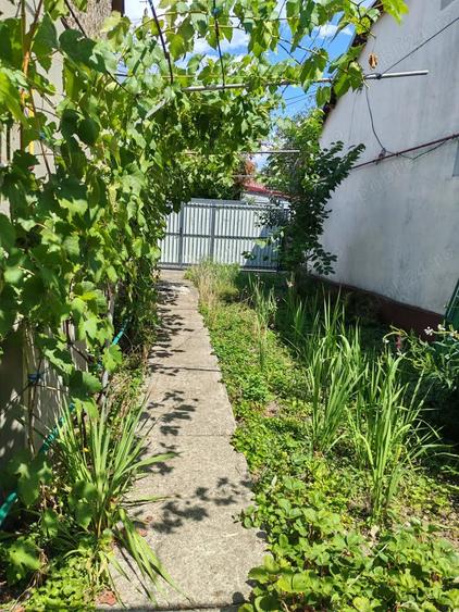 Casă cu 4 camere cu Teren 529 Mp în Central