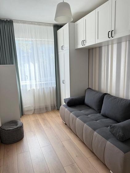 Apartament cu 3 camere semidecomandat în Central