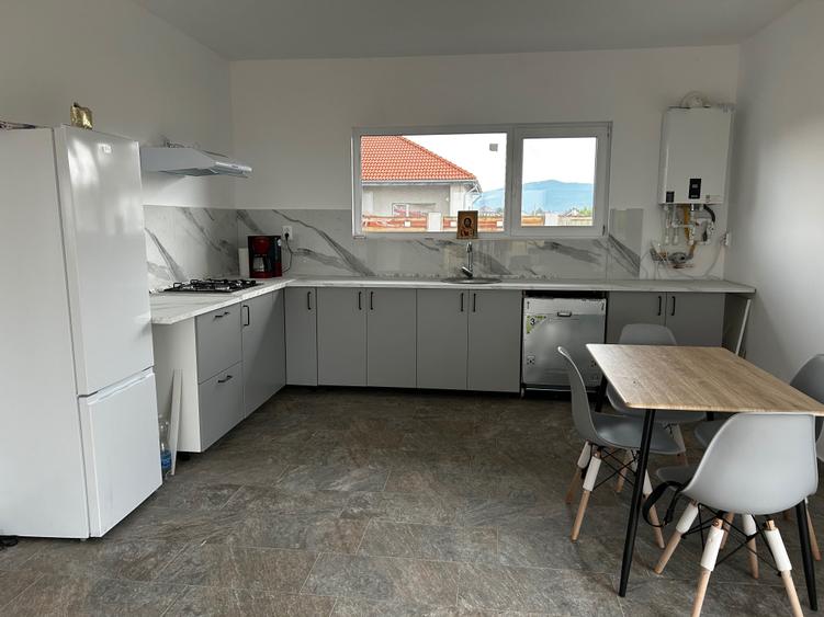 Casă cu 3 camere cu Teren 484 Mp în Noua