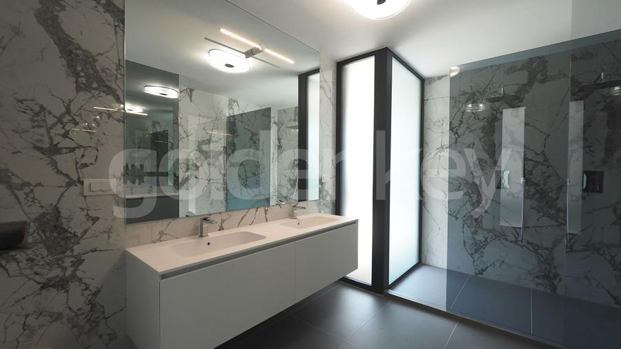 Apartament cu 4 camere semidecomandat, mobilat în Aviatorilor