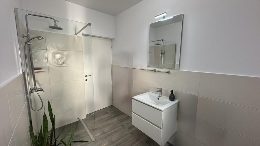 Casă individuală cu 4 camere cu Canalizare în Săsar