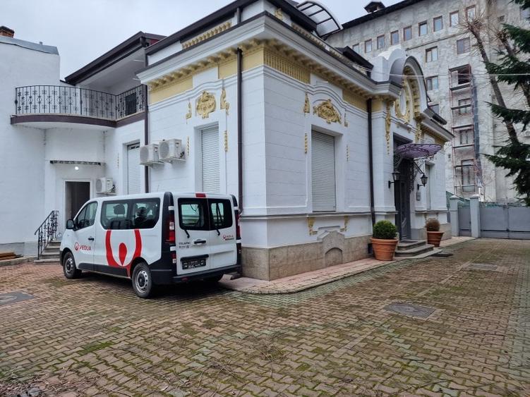 Casă individuală cu 15 camere cu Garaj în Unirii