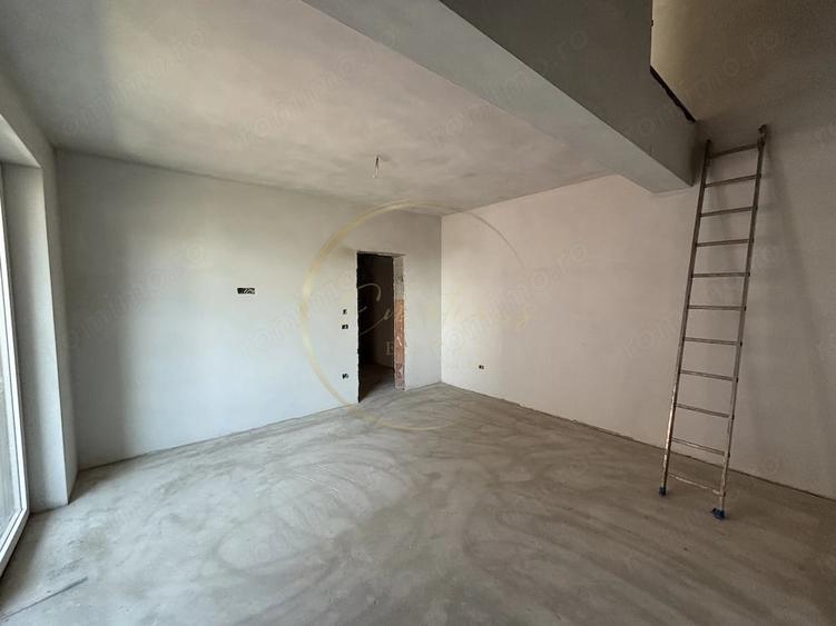Apartament cu 4 camere decomandat în Giroc