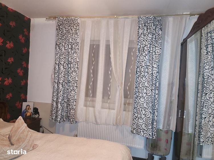 Casă cu 3 camere în Măgura