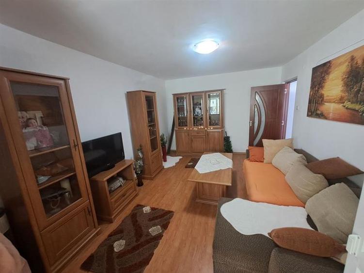 Apartament cu 2 camere decomandat, mobilat în Răcădău