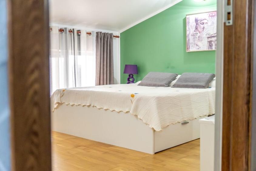 Duplex cu 4 camere cu Teren 157 Mp în Nord