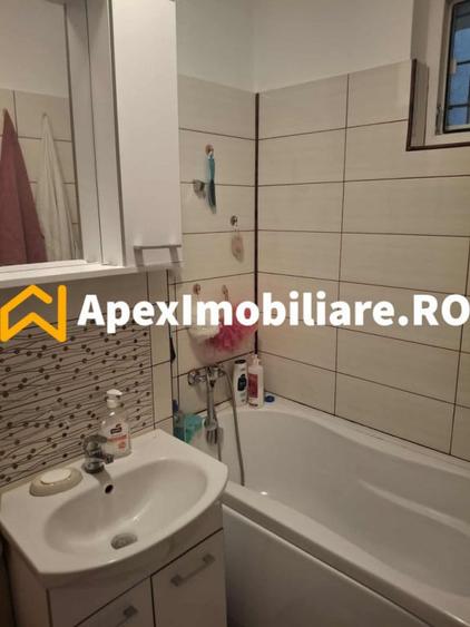 Apartament cu 3 camere decomandat în Colentina