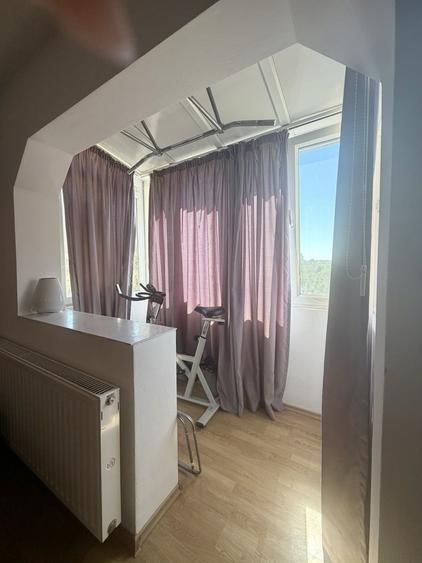 Apartament cu 2 camere semidecomandat, mobilat în UMT