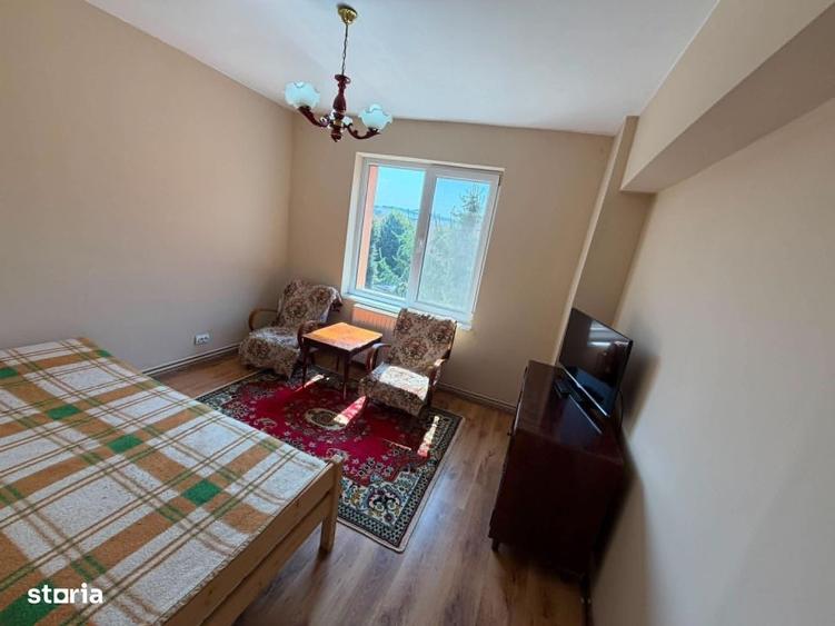 Apartament cu 4 camere decomandat în Central
