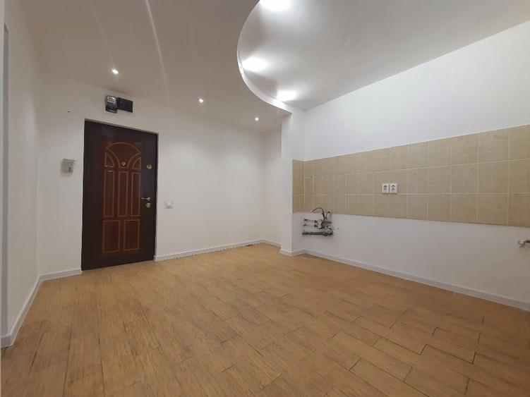 Apartament cu 3 camere decomandat în Prelungirea Ferentari