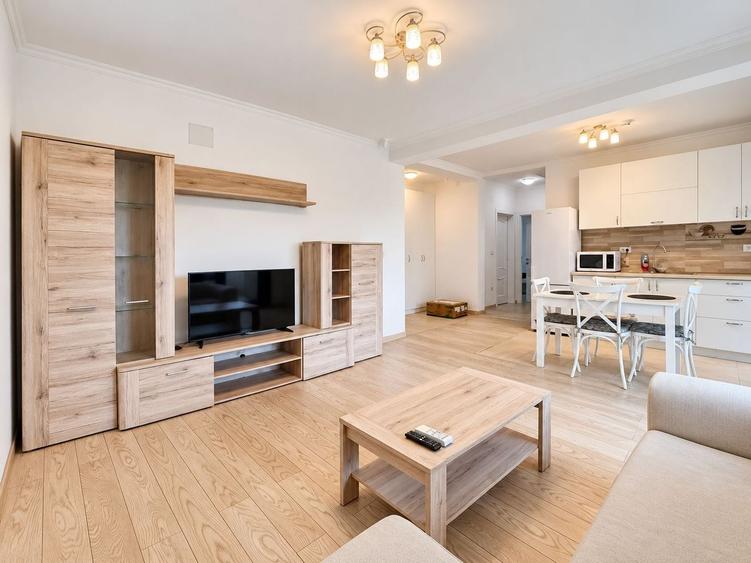 Apartament cu 3 camere semidecomandat, mobilat în Giroc