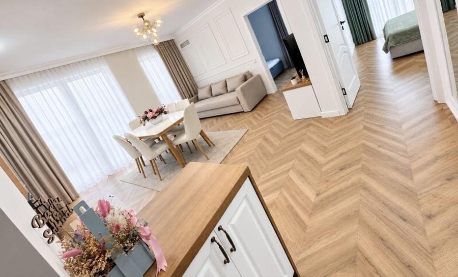 Apartament cu 3 camere decomandat în Independenței