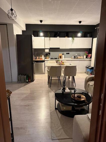 Apartament cu 2 camere decomandat în Torontalului