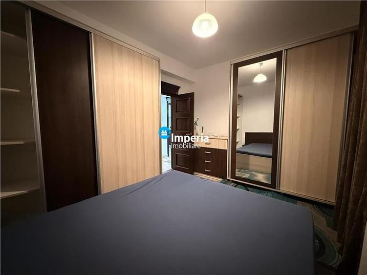 Apartament cu 2 camere semidecomandat în Podul de Fier