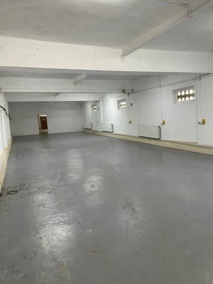Spațiu comercial, de 300 mp, în Central
