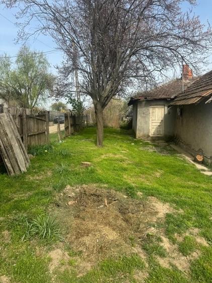 Casă individuală cu 3 camere cu Teren 1700 Mp în Bărcănești