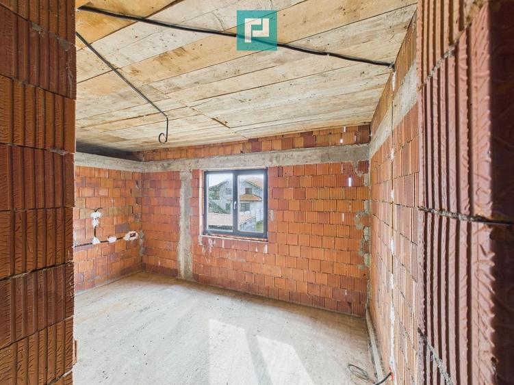 Casă la roșu P+E+M în Șagu - 13