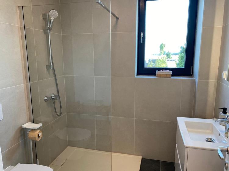 Casă cu 4 camere cu Canalizare în Voluntari