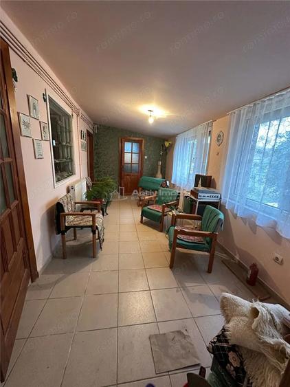 Casă cu 2 camere cu Teren 900 Mp în Est