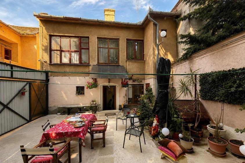 Casă D+P, zona Boul Roșu, pretabilă spații de cazare/birouri - 31