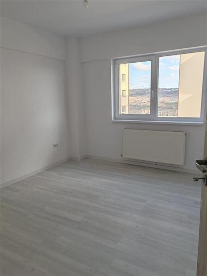 Apartament cu 3 camere decomandat în Valea Lupului