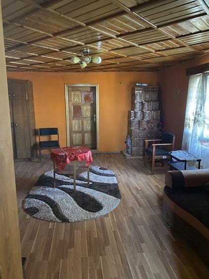 Casă cu 4 camere în Păcuri