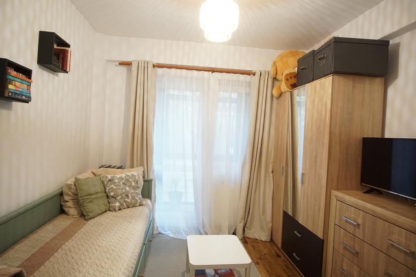 Apartament cu 3 camere decomandat în Fundeni