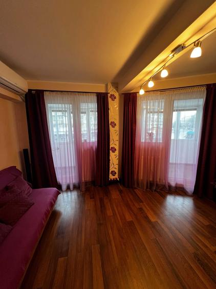 Apartament cu 3 camere decomandat în Exterior Vest