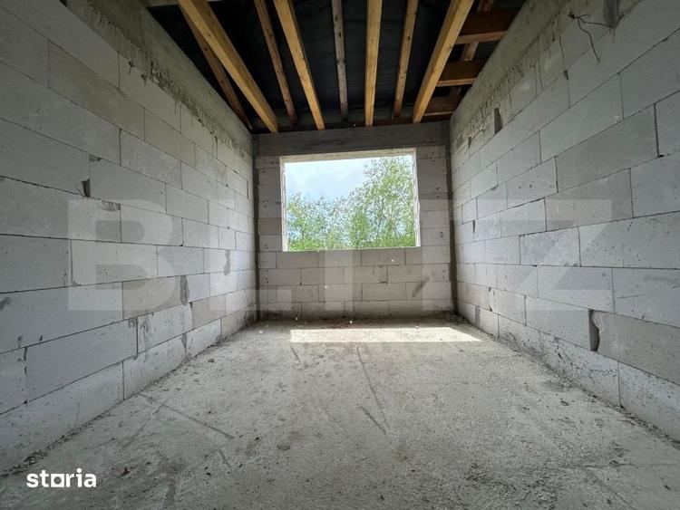 Casă cu 8 camere cu Teren 8700 Mp în Mintiu Gherlii