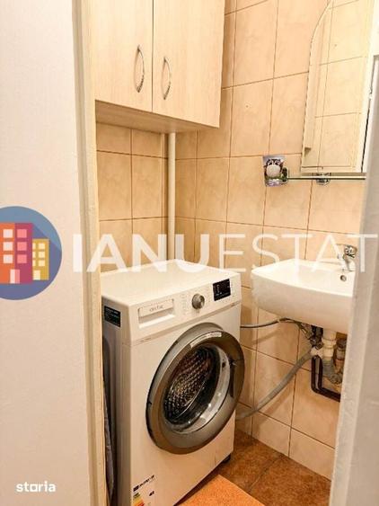 Apartament cu 3 camere semidecomandat în Tineretului
