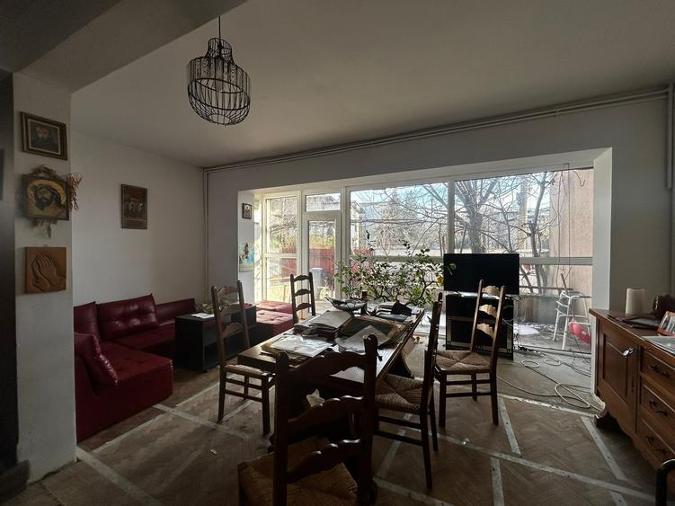 Casă individuală cu 3 camere cu Canalizare în Ultracentral