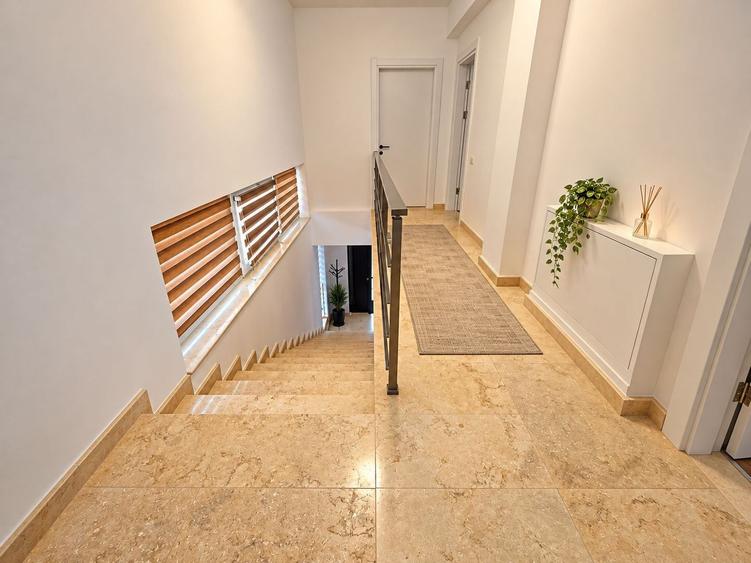 Casă individuală cu 5 camere cu Canalizare în Tunari