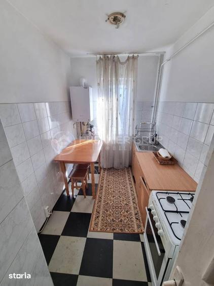 Apartament cu 3 camere decomandat în Dacia