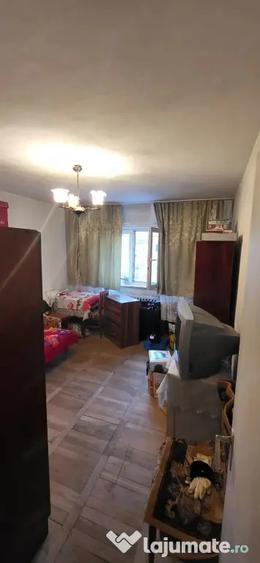 Garsoniera Tractorul etajul 4,48000 Euro - Brasov (Brasov) - 3