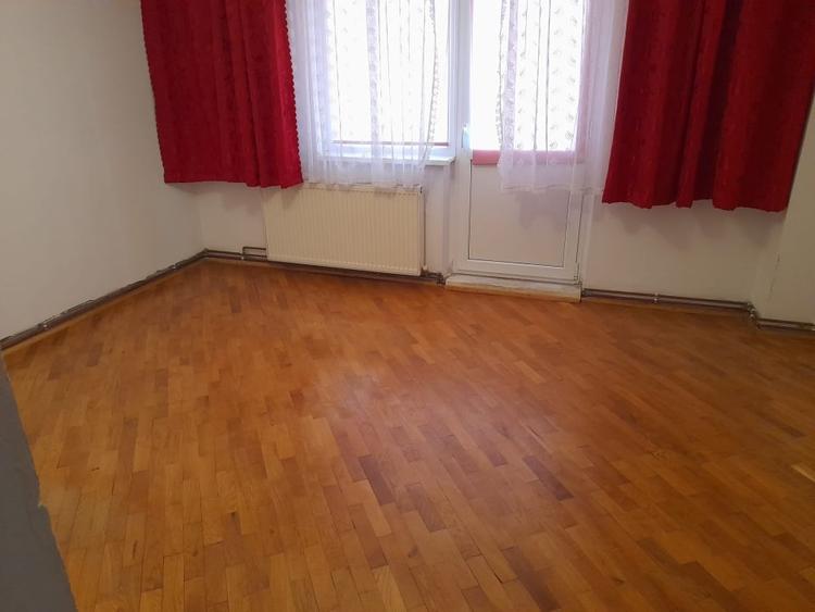 Apartament cu 3 camere decomandat în Făgăraș