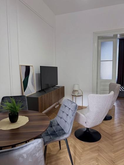Apartament cu 2 camere decomandat, mobilat în Sinaia