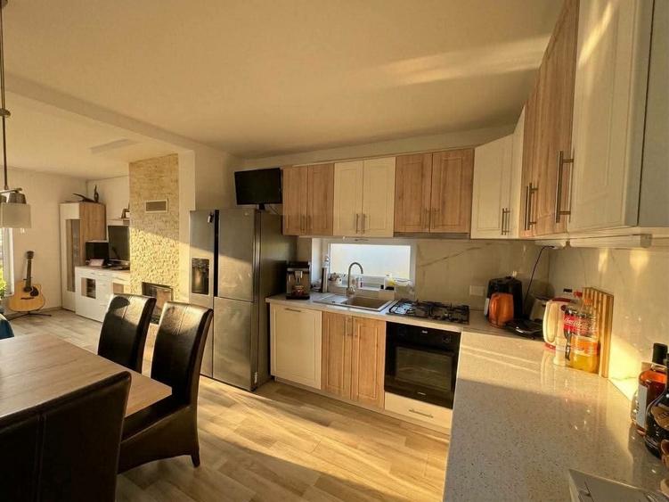Duplex cu 4 camere cu Teren 175 Mp în Tărlungeni